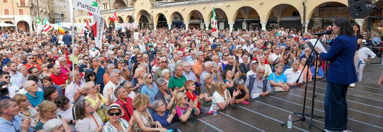 Noi ci siamo, lottiamo e resistiamo