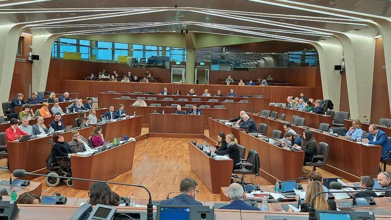 ‘Fine vita’: Fontana ha cambiato idea e ora la Destra impedisce anche la discussione in aula